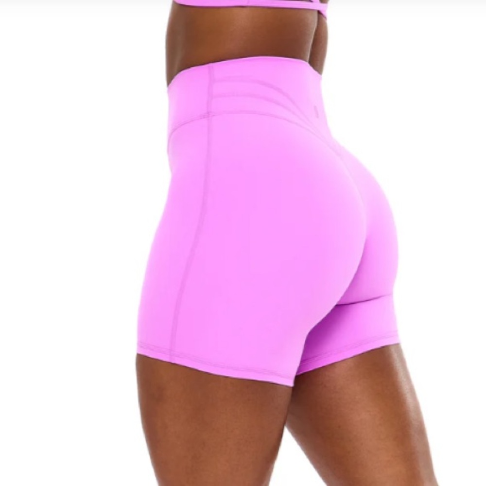 BuffBunny Legacy Shorts - Picture 3 of 12